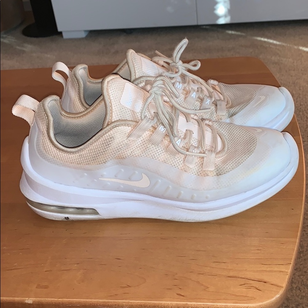 Nike Air Max Tennis Shoes